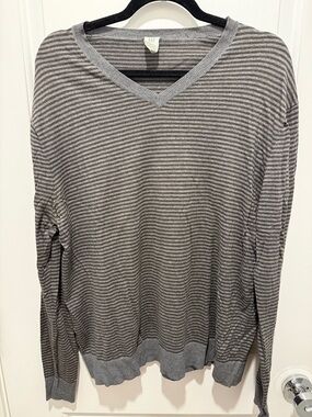 GAP Men's Gray Striped V-Neck Sweater - Light Gray and Dark Gray